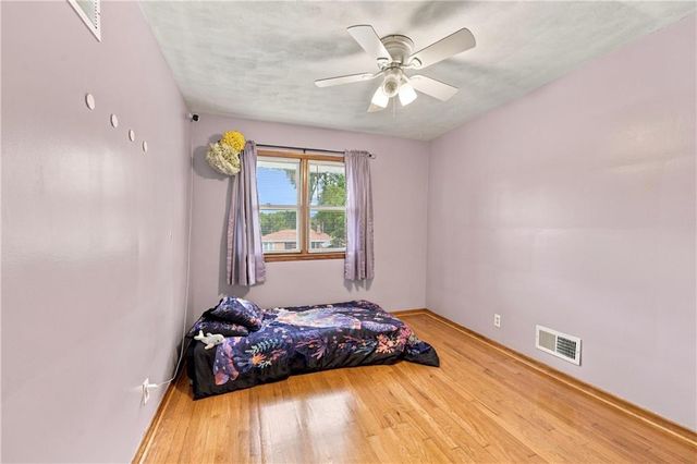10407 E 30th Terrace, Independence, MO 64052