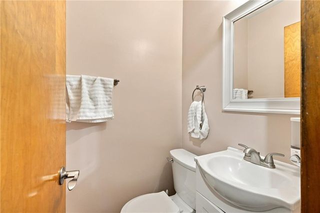 10407 E 30th Terrace, Independence, MO 64052