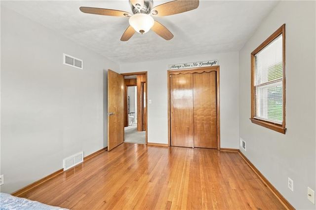 10407 E 30th Terrace, Independence, MO 64052
