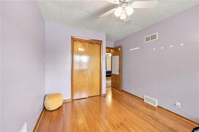 10407 E 30th Terrace, Independence, MO 64052