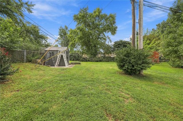 10407 E 30th Terrace, Independence, MO 64052