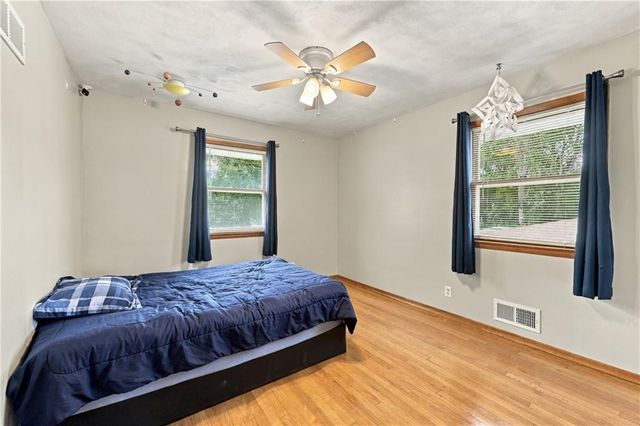 10407 E 30th Terrace, Independence, MO 64052