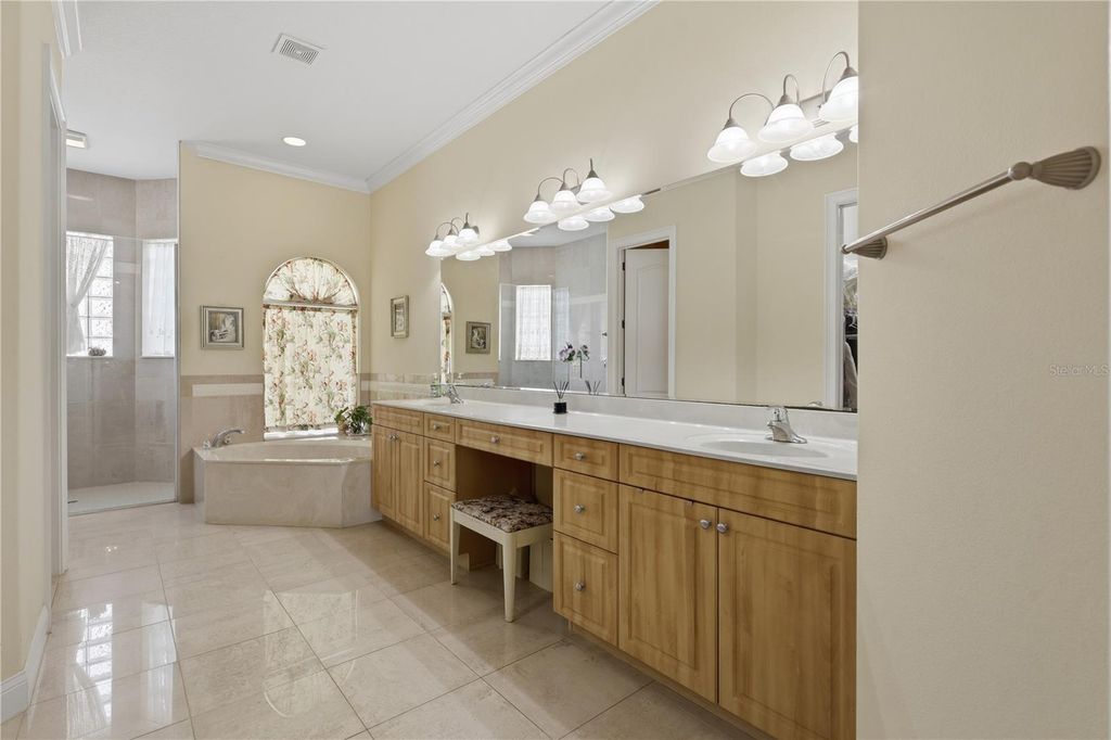 Image 25 of property listing at 15 FLEMING COURT, Palm Coast, FL 32137