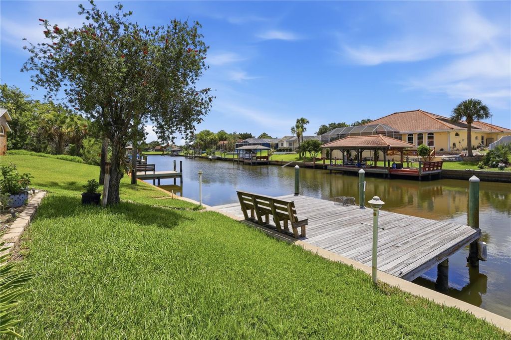 Image 4 of property listing at 15 FLEMING COURT, Palm Coast, FL 32137