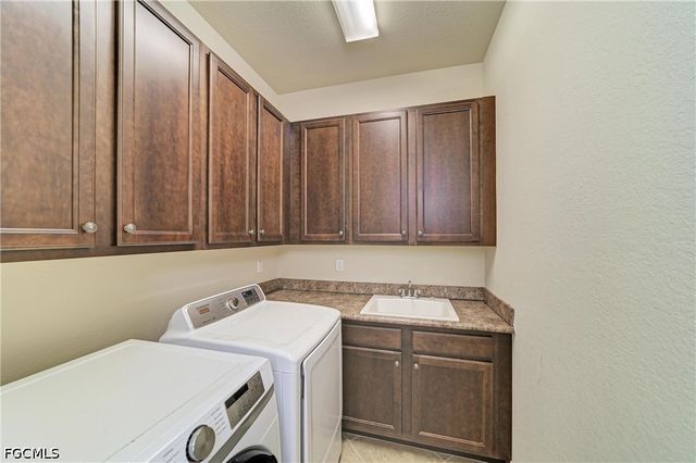 3701 Pleasant Springs DR, Naples, FL 34119