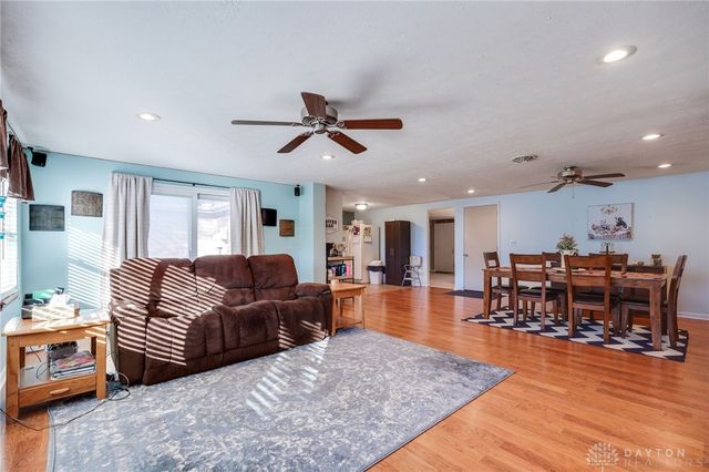 817 Southview Drive, Englewood, OH 45322