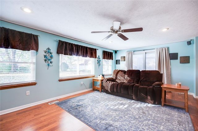 817 Southview Drive, Englewood, OH 45322