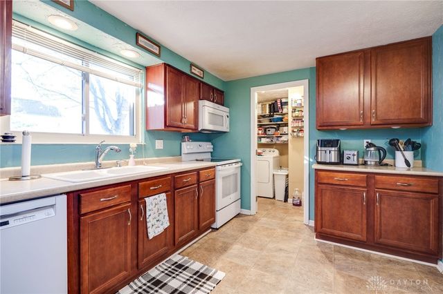 817 Southview Drive, Englewood, OH 45322