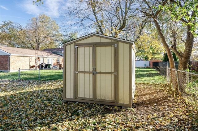 817 Southview Drive, Englewood, OH 45322