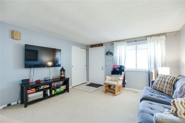 817 Southview Drive, Englewood, OH 45322