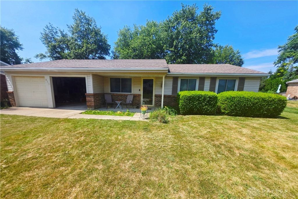 817 Southview Drive, Englewood, OH 45322