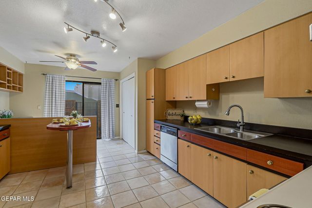 504 TWIN OAKS Place, El Paso, TX 79912