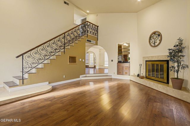 504 TWIN OAKS Place, El Paso, TX 79912