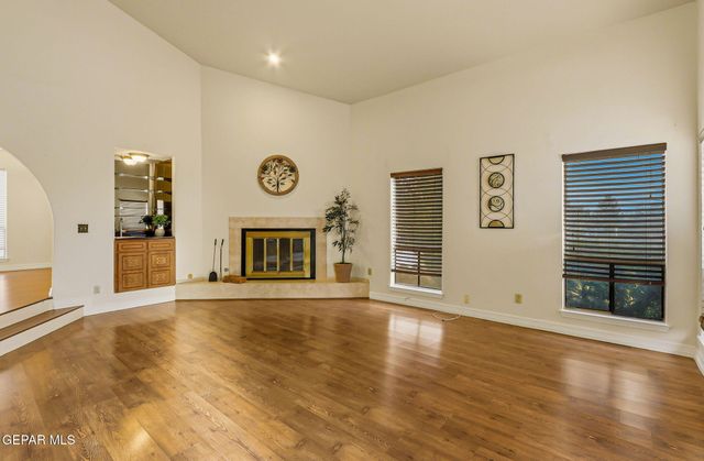 504 TWIN OAKS Place, El Paso, TX 79912