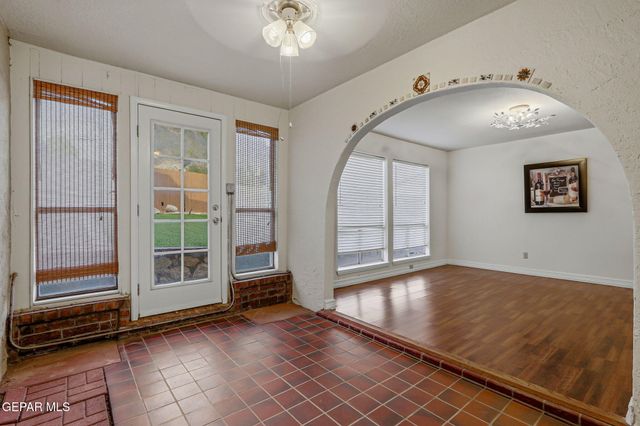 504 TWIN OAKS Place, El Paso, TX 79912