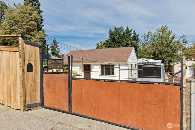 3228 SW 97th Street, Seattle, WA 98126
