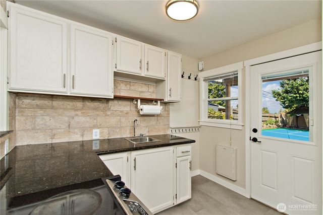 3228 SW 97th Street, Seattle, WA 98126