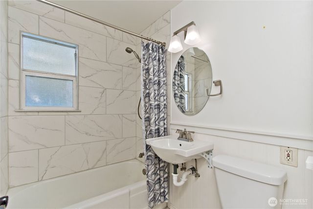 3228 SW 97th Street, Seattle, WA 98126