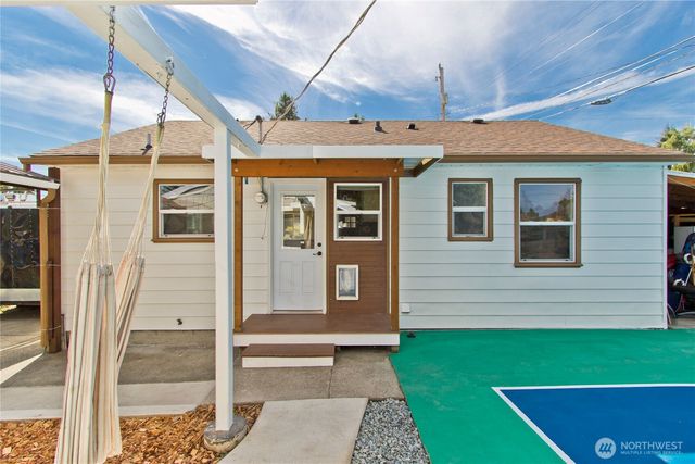 3228 SW 97th Street, Seattle, WA 98126