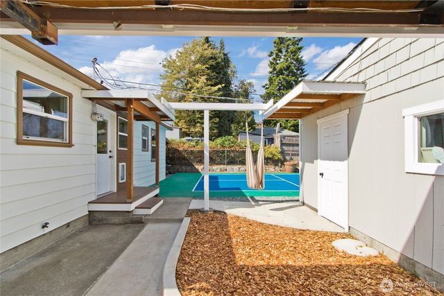 3228 SW 97th Street, Seattle, WA 98126