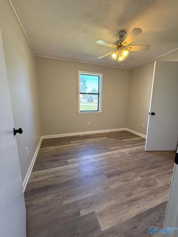 812 Mitwede Street, Hartselle, AL 35640