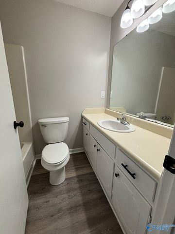 812 Mitwede Street, Hartselle, AL 35640