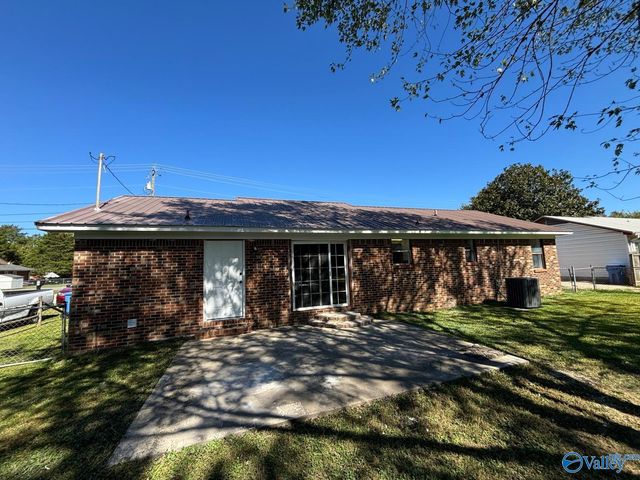 812 Mitwede Street, Hartselle, AL 35640