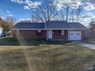 812 Mitwede Street, Hartselle, AL 35640