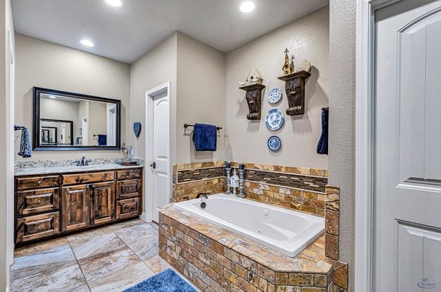 1210 S County Rd 1117, Midland, TX 79706