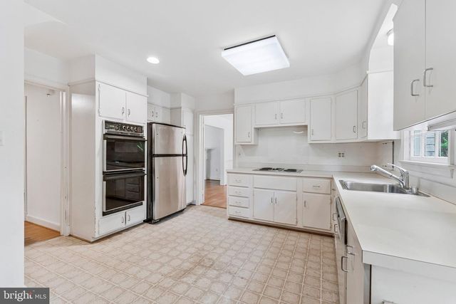 1719 OAK LN, Mclean, VA 22101