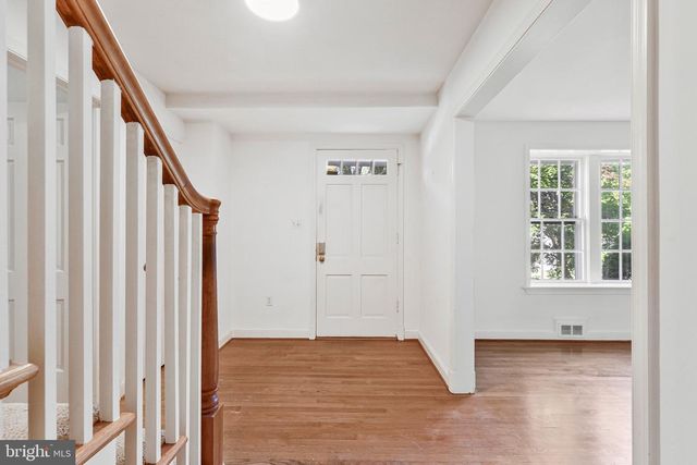 1719 OAK LN, Mclean, VA 22101