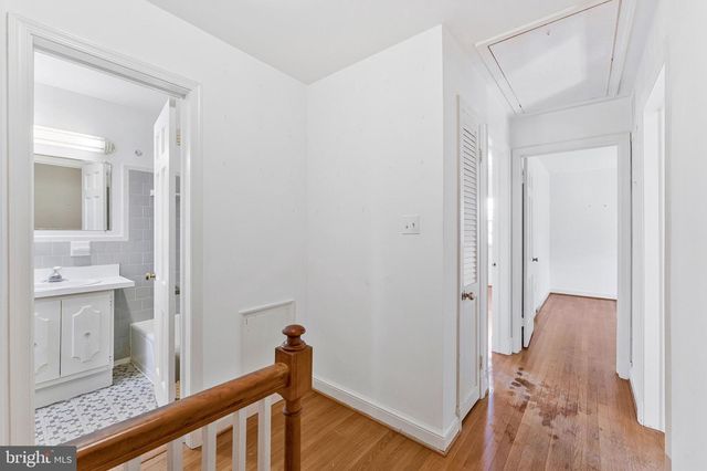 1719 OAK LN, Mclean, VA 22101