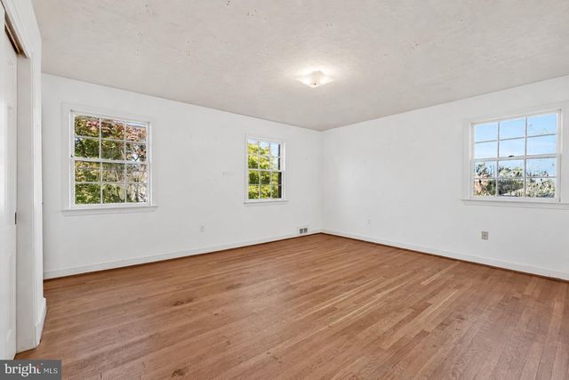 1719 OAK LN, Mclean, VA 22101