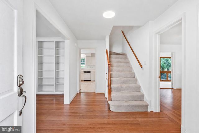 1719 OAK LN, Mclean, VA 22101