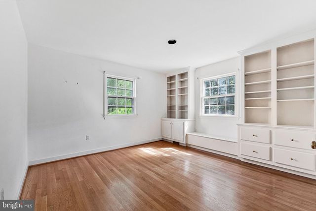 1719 OAK LN, Mclean, VA 22101
