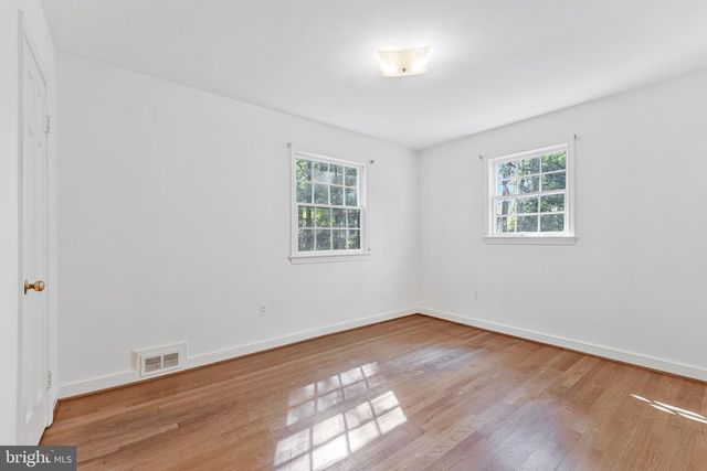 1719 OAK LN, Mclean, VA 22101