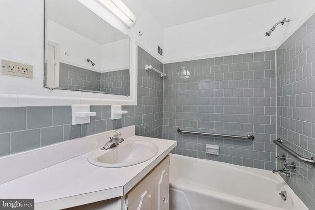 1719 OAK LN, Mclean, VA 22101