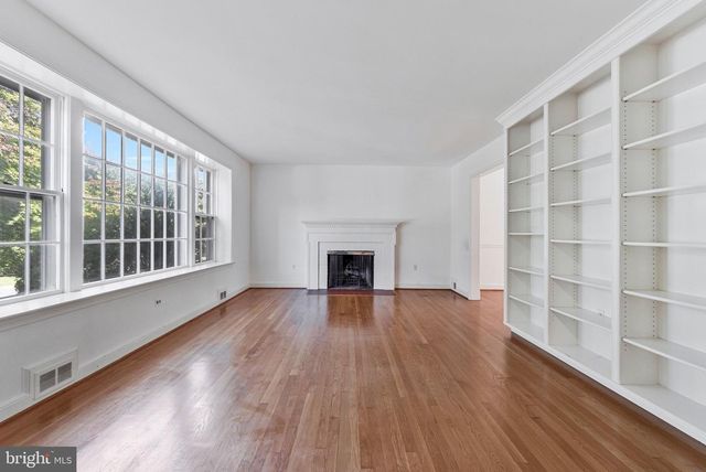 1719 OAK LN, Mclean, VA 22101