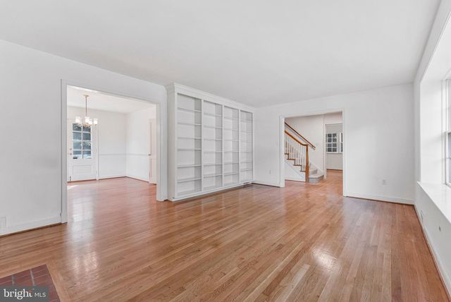 1719 OAK LN, Mclean, VA 22101