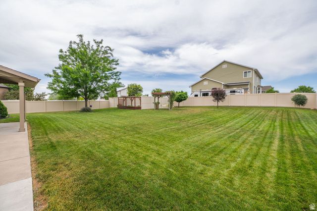 2214 W LOVELAND, Farmington, UT 84025