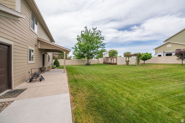 2214 W LOVELAND, Farmington, UT 84025
