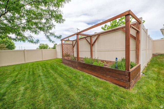 2214 W LOVELAND, Farmington, UT 84025