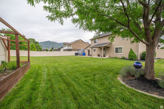 2214 W LOVELAND, Farmington, UT 84025