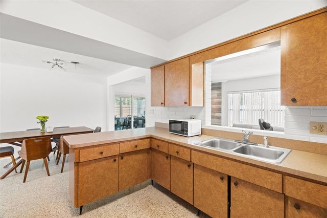 2671 W BAY ISLE DRIVE SE, St Petersburg, FL 33705