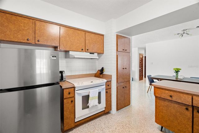 2671 W BAY ISLE DRIVE SE, St Petersburg, FL 33705