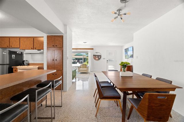2671 W BAY ISLE DRIVE SE, St Petersburg, FL 33705