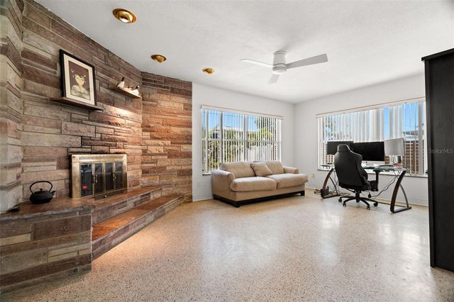 2671 W BAY ISLE DRIVE SE, St Petersburg, FL 33705