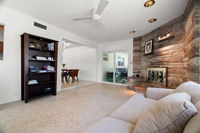 2671 W BAY ISLE DRIVE SE, St Petersburg, FL 33705