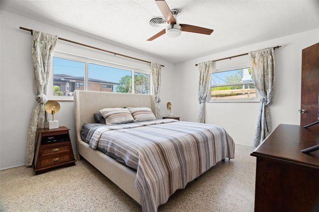 2671 W BAY ISLE DRIVE SE, St Petersburg, FL 33705