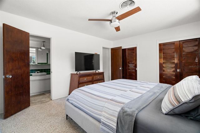 2671 W BAY ISLE DRIVE SE, St Petersburg, FL 33705